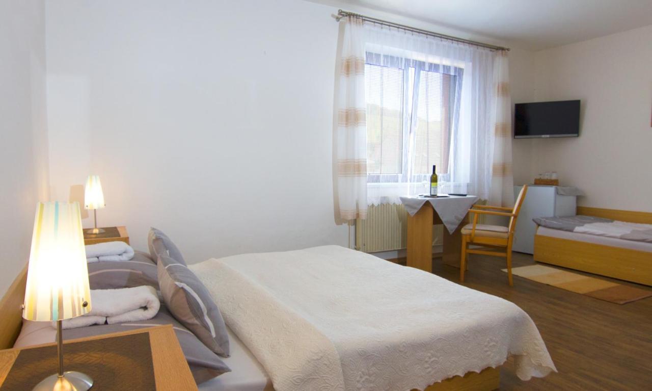 Penzion U Králíků Kurdějov Esterno foto