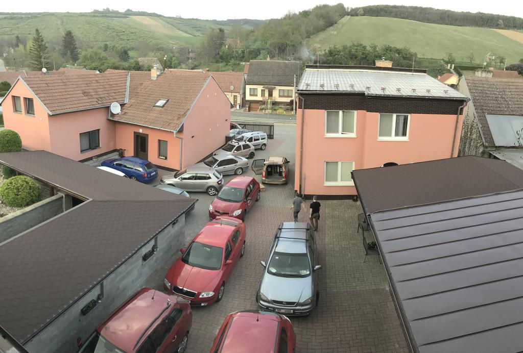 Penzion U Králíků Kurdějov Esterno foto